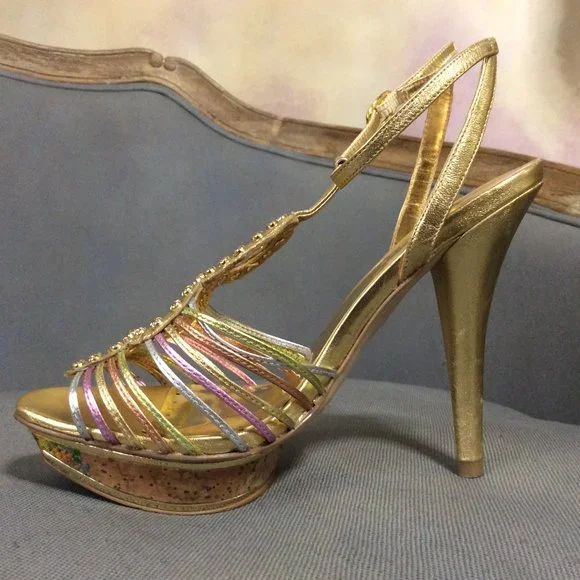 BCBGirls Women's Debby Platform T-Strap sandal, size 6.5 - Picture 8 of 15